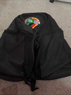 Classic Black Men's Backpack with Organized Front Pockets